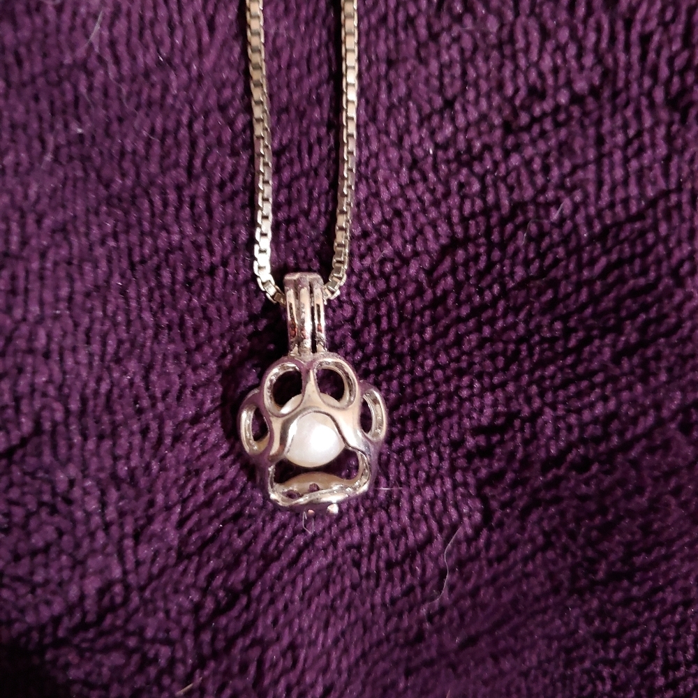 Vantel Paw Print Pearl Cage